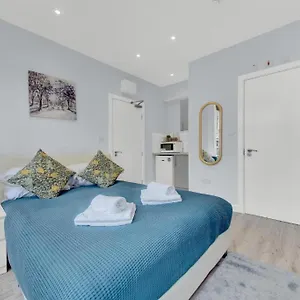 west-drayton-stays-ub7-bellclose.brighton-hotels-england.com/